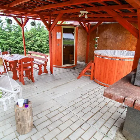 Vad-lak Vendeghaz 아파트 *